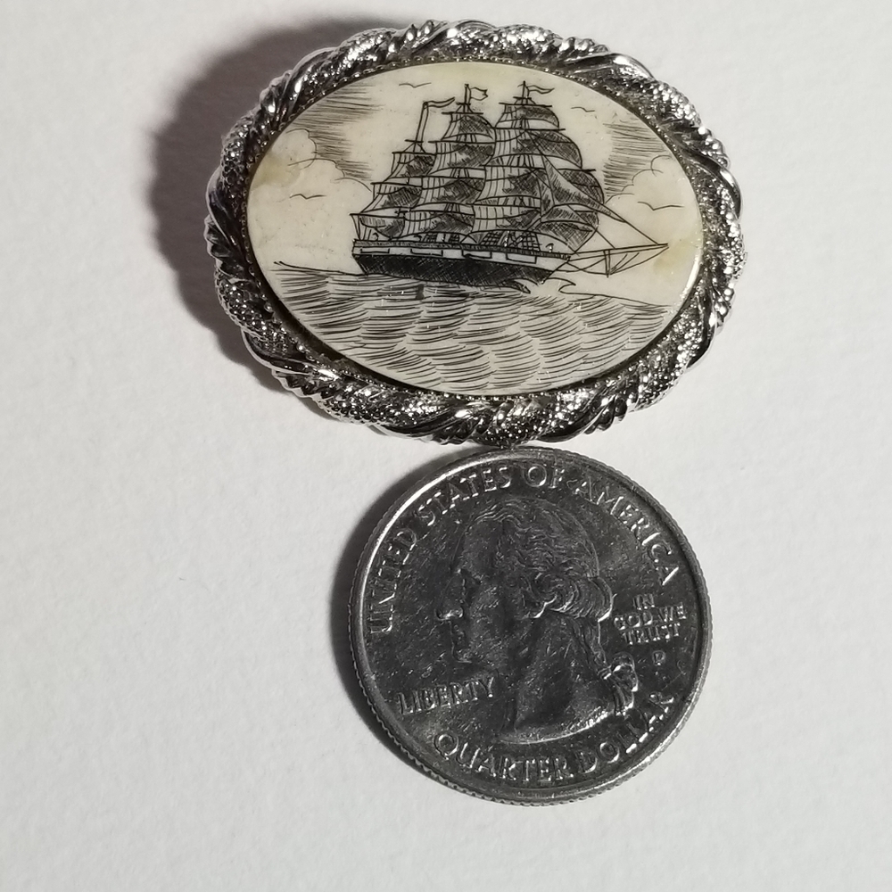 Relisted -Vintage ship brooch scrimshaw style silver tone boat nautical pin - Picture 8 of 11